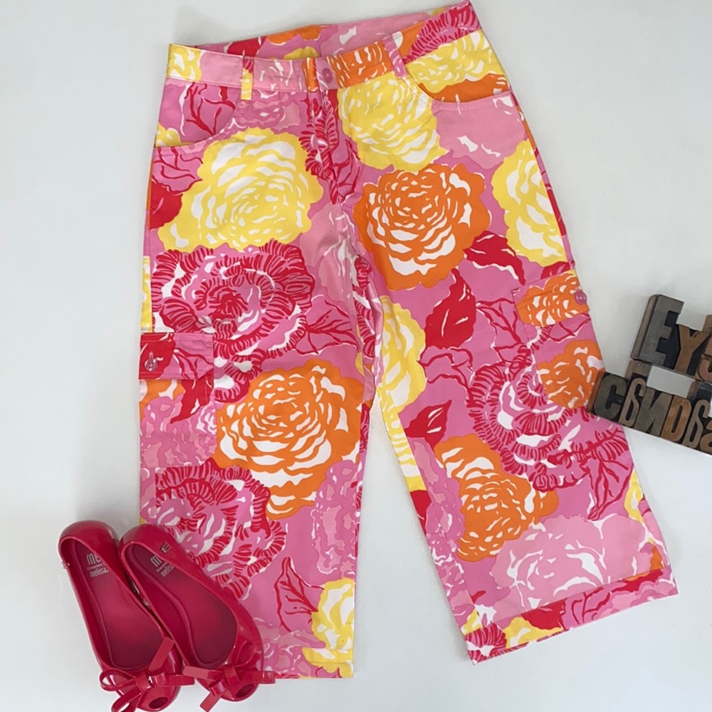 🌴LILLY PULITZER Girl’s Cropped Cargo Pants in Large Floral Print